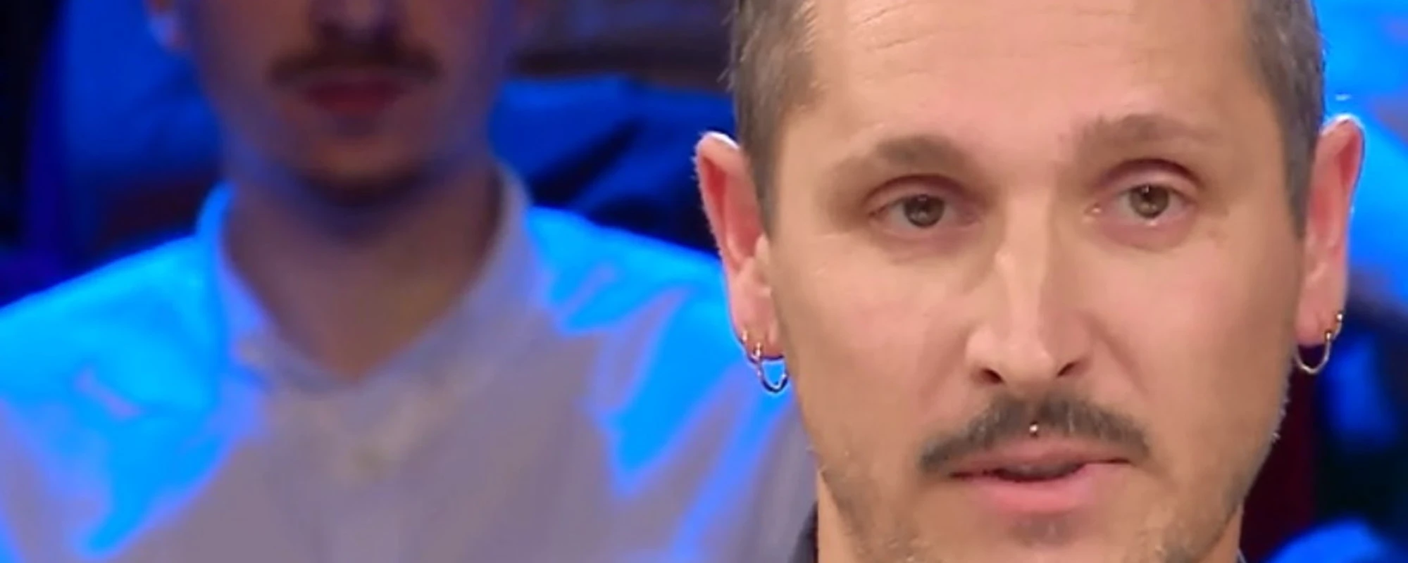 "Come le schifa": <br />Vito sfida il <br />dottore