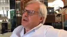 Vittorio Sgarbi, il critico polemizza sul coronavirus in Sardegna con Andrea Scanzi e Marco Travaglio