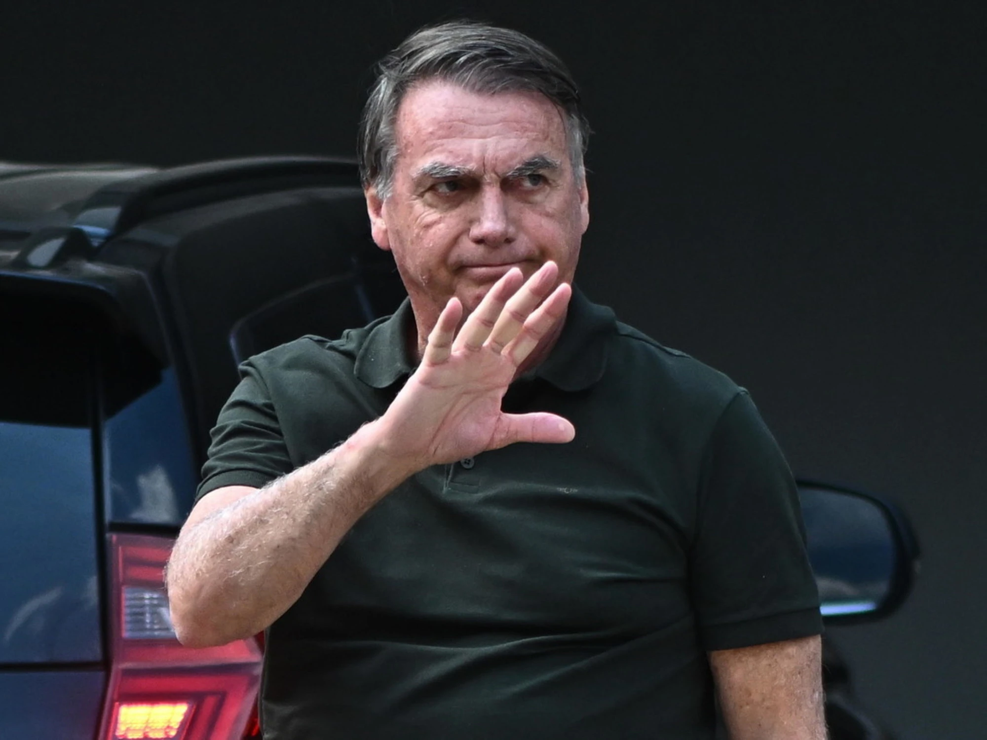 Jair Bolsonaro è stato arrestato: "Pericolo di fuga", caos in Brasile