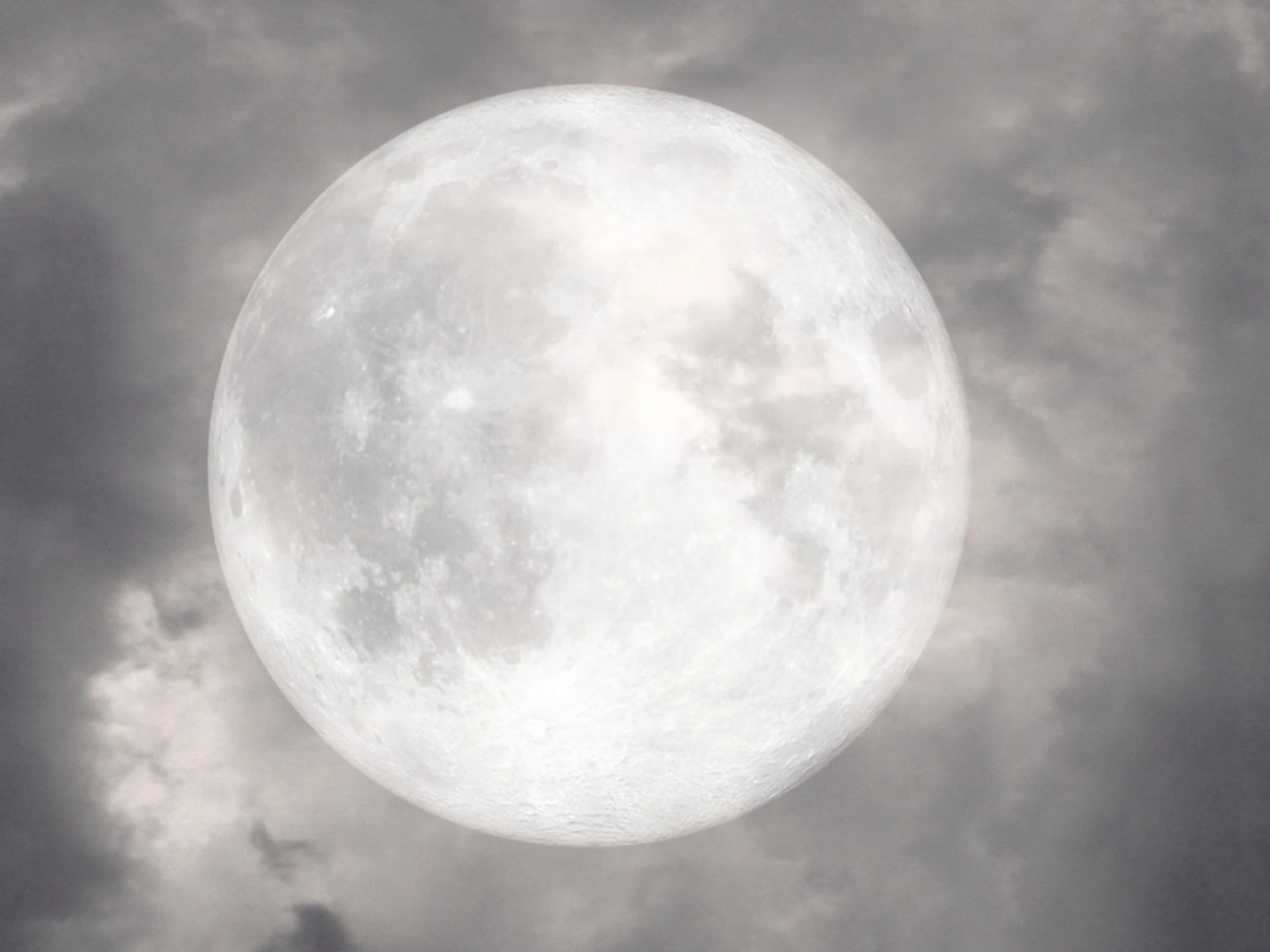 Luna Piena del Cervo: tra poche ore un fenomeno mozzafiato