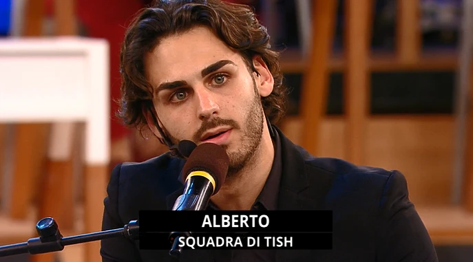 Amici, l'audio incriminato del tenore Alberto Urso: "Quando per Maria De Filippi un ragazzo non è idoneo..."
