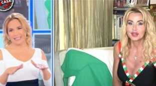 Pomeriggio 5, Valeria Marini in collegamento? Cosa appare sullo sfondo, il dettaglio che imbarazza Canale 5