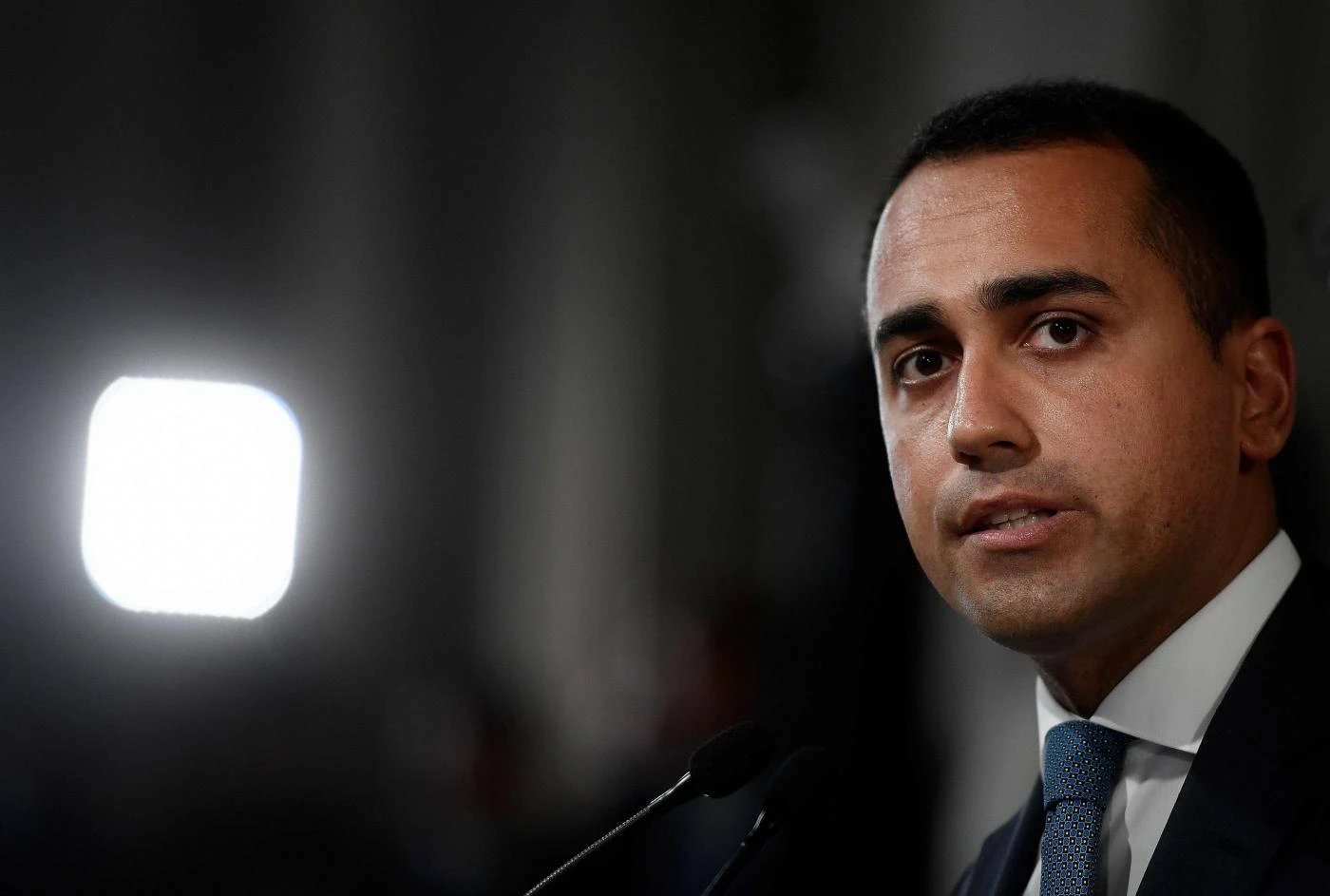 Rousseau, mistero fitto: un'ora di ritardo sui risultati. Sospetti e voci-choc dal quartier generale M5s