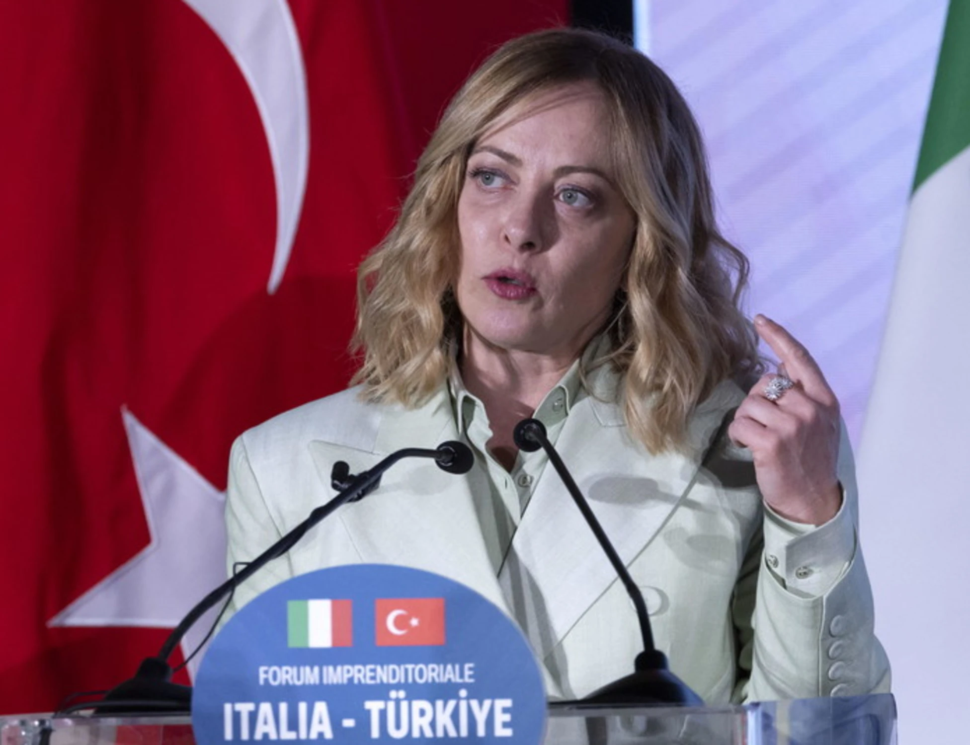 Giorgia Meloni, la tedesca Welt la celebra: la sinistra in tilt