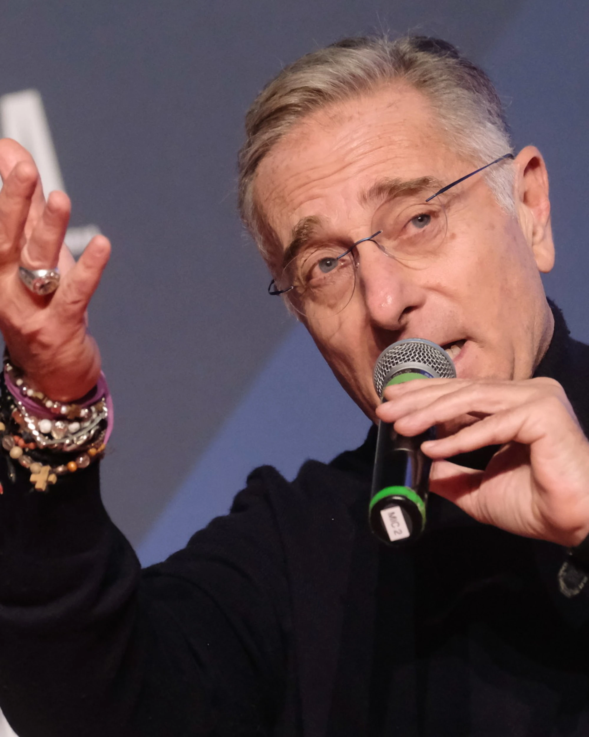 Paolo Bonolis: "Cosa penso della Meloni", fa il 'democristiano' (e fa impazzire la sinistra)