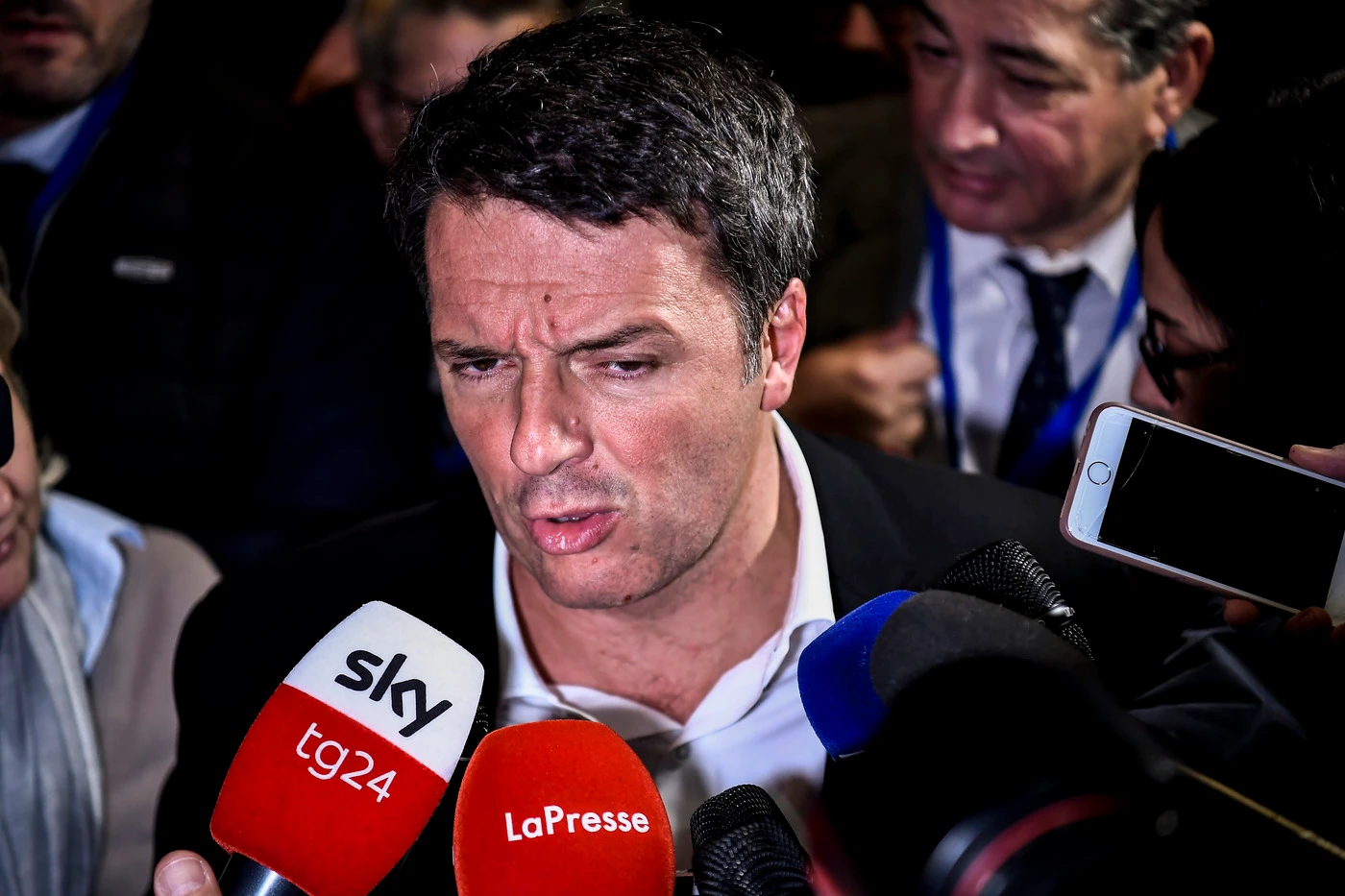 Matteo Renzi, crisi di nervi dopo il terribile sondaggio: "Così hanno fermato Italia Viva"