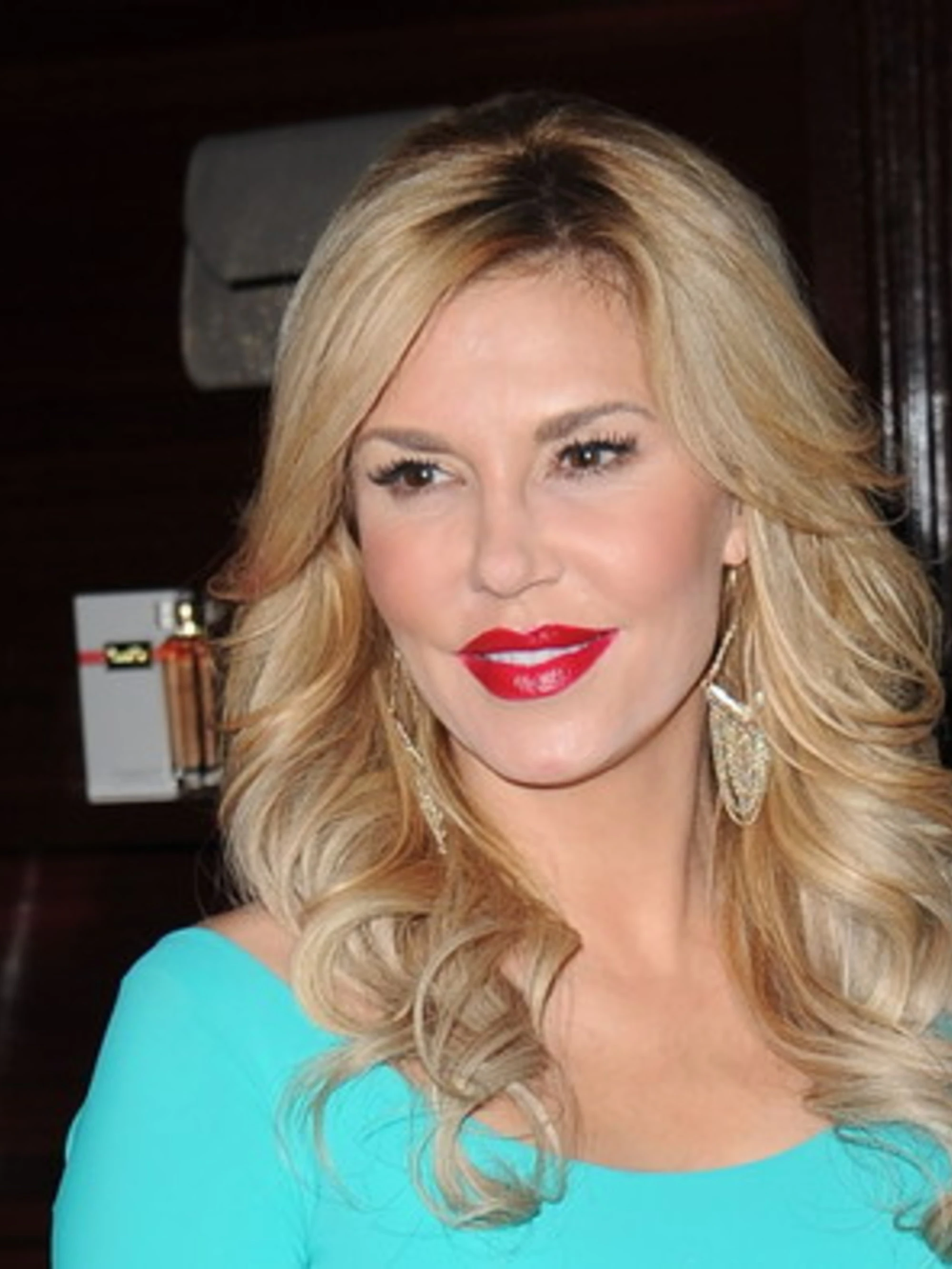 Brandi Glanville usa la crema depilatoria contro un parassita: sfigurata