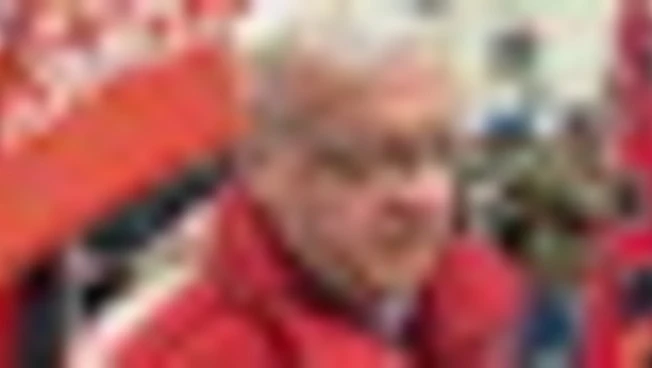 A Milano le voci del dissenso al corteo Insostenibili Olimpiadi