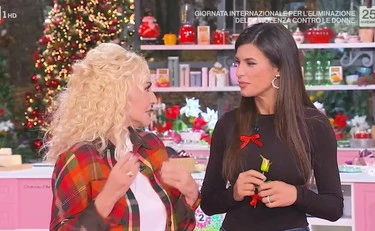Antonella Clerici, gaffe con Elisabetta Canalis: "Anche il suo f..."