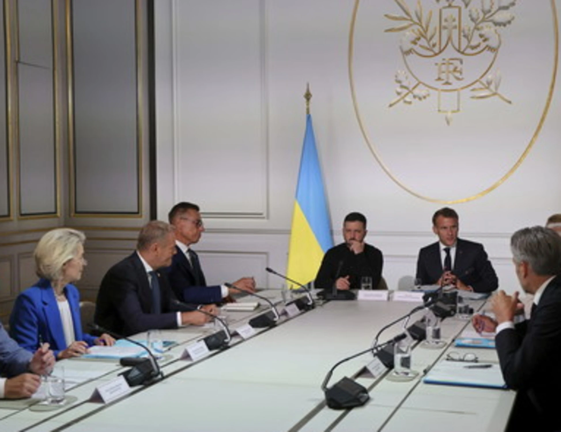 Ucraina, Macron a fine corsa: chi prepara le truppe