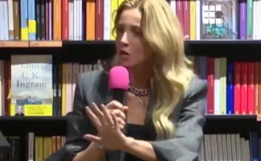 Silvia Salis insulta gli elettori di destra: "Hanno la memoria corta", è bufera