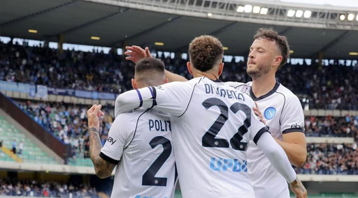Napoli, tutto facile a Verona: Osimhen out, ci pensano Kvara e Politano