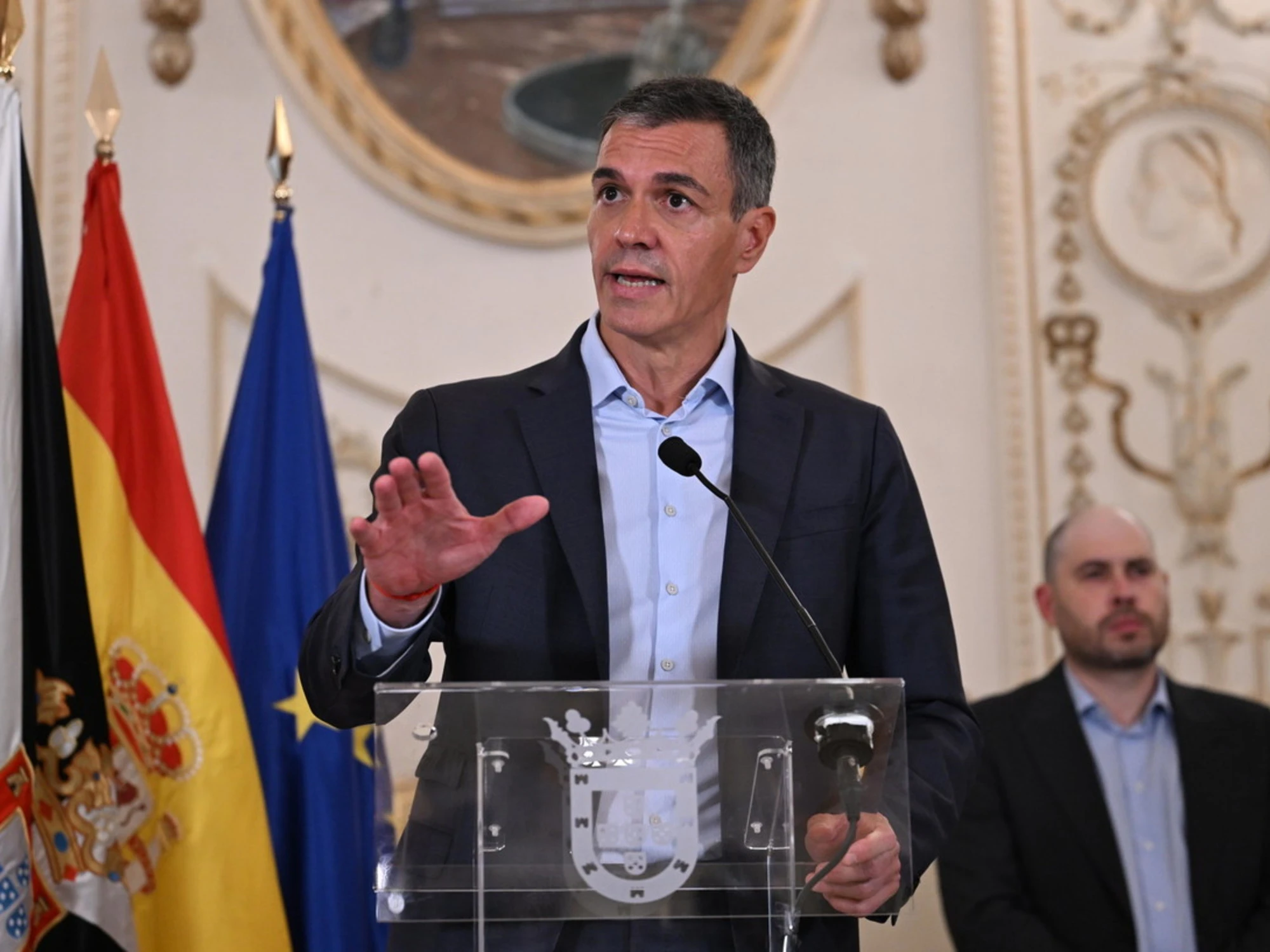 Pedro Sanchez senza vergogna, quando diceva: "Ci servono più immigrati"