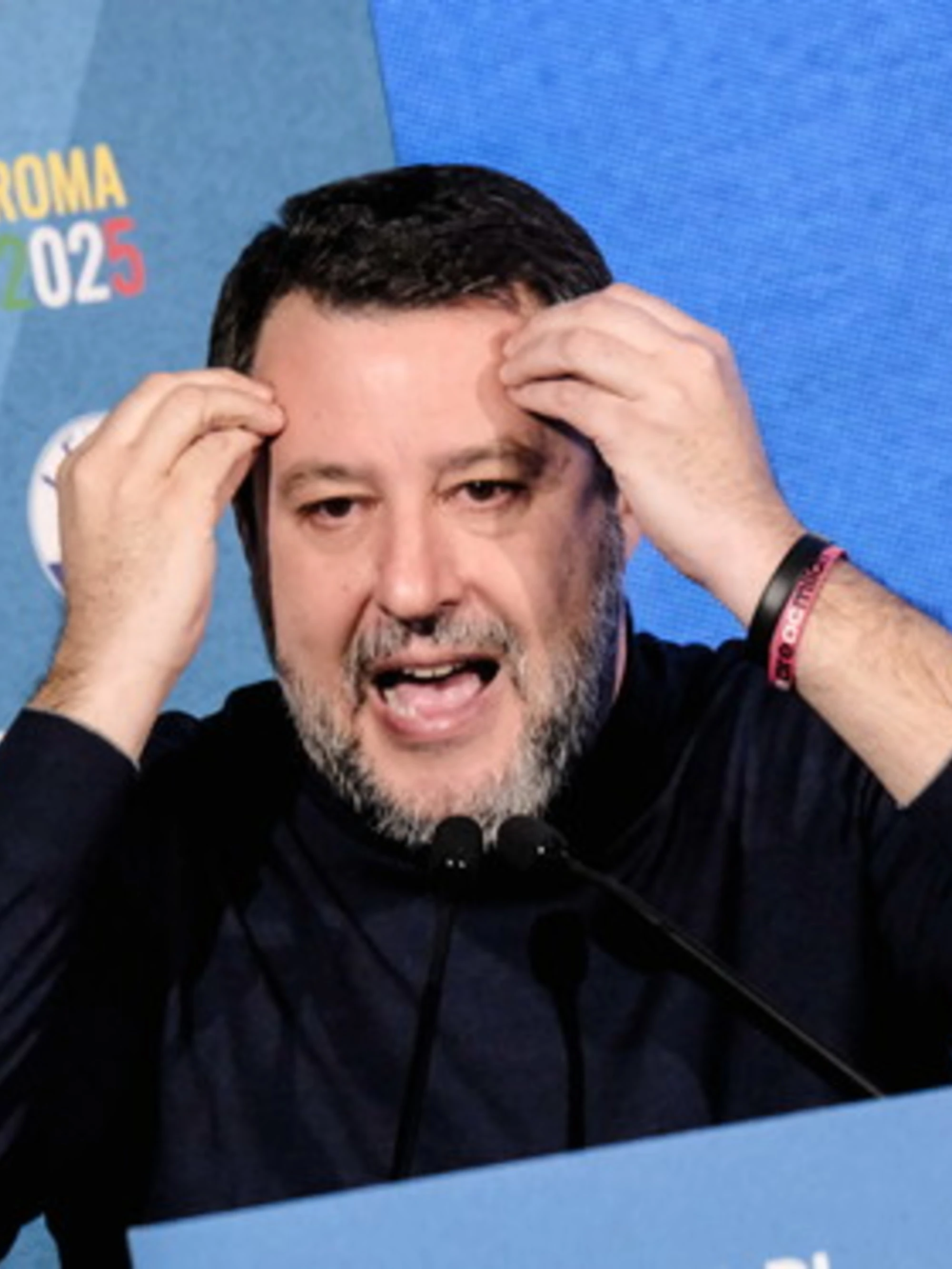 Salvini, "migranti in manette? Di cosa mi stupisco": sinistra zittita