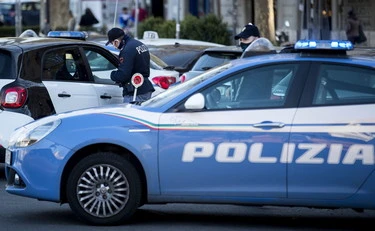https://media.liberoquotidiano.it/R6rNmRN1htYsyP2beo9s4KW-ObbALZQhnvcb1iwgjR0/width:800/quality:90/aW1hZ2VzLzIwMjUvMDkvMTMvMDkzNDQwOTgxLTFmZjZiOGE0LTZkYzQtNGE5Ni05YThiLTU2NTQ3YjgyYjE2Ni5qcGc.webp