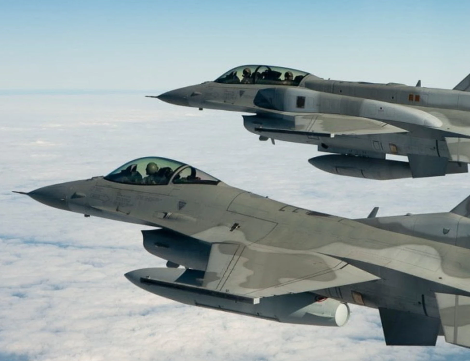 Polonia, decollano due caccia F-16: nuovo allarme nei cieli europei