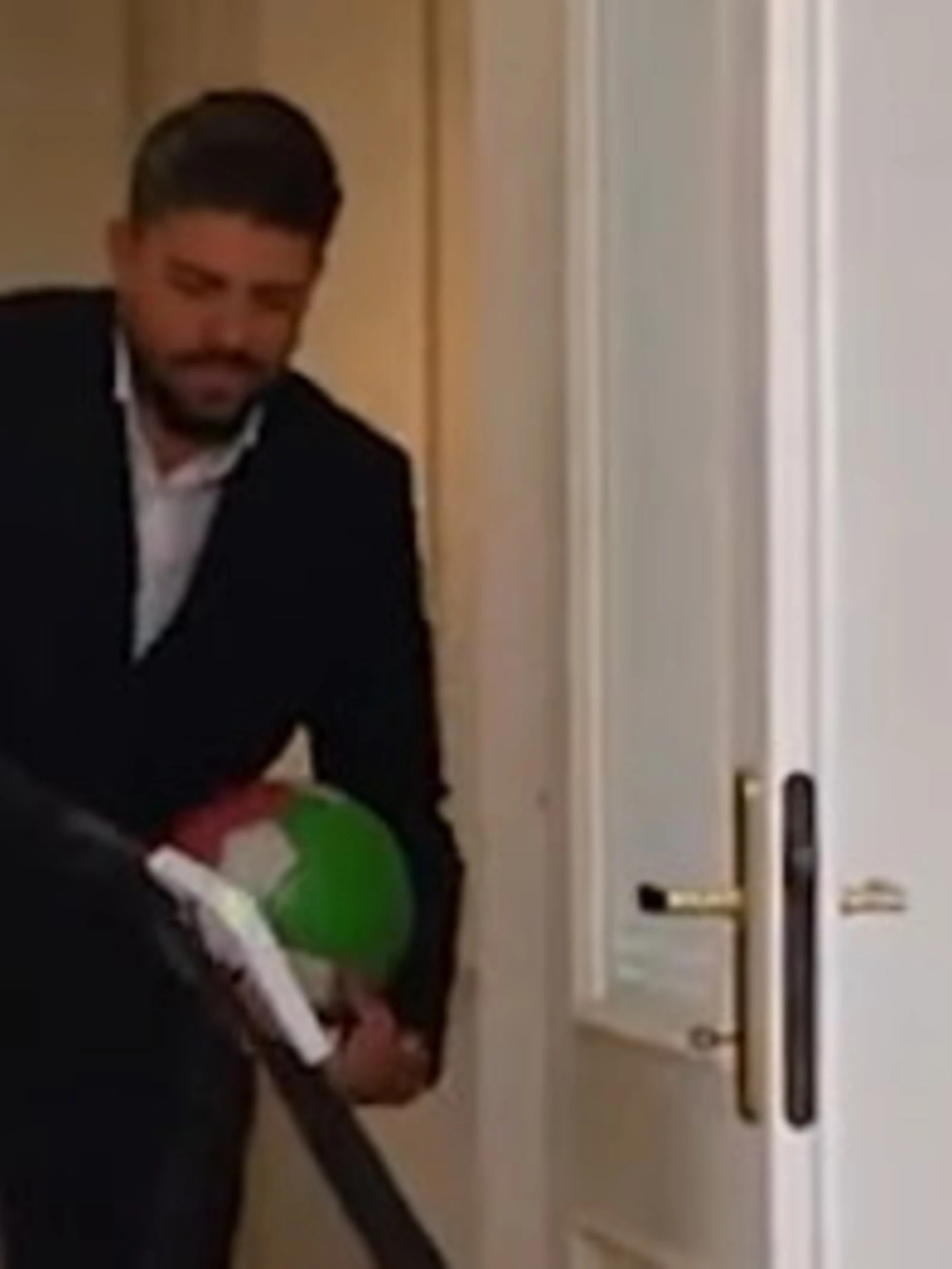 Casa a Prima Vista, Corrado Sassu umilia Nadia Mayer e Blasco Pulieri: "Ho un piano, seguitemi"