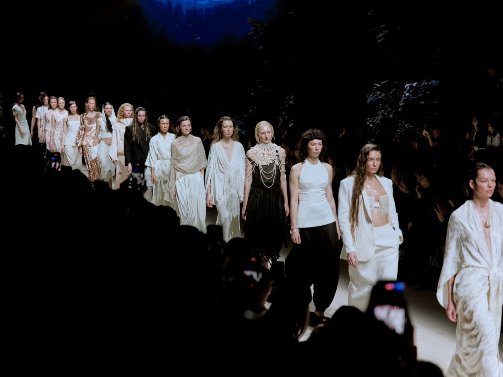 Come la Settimana della Moda può unire stelle e marchi di nicchia