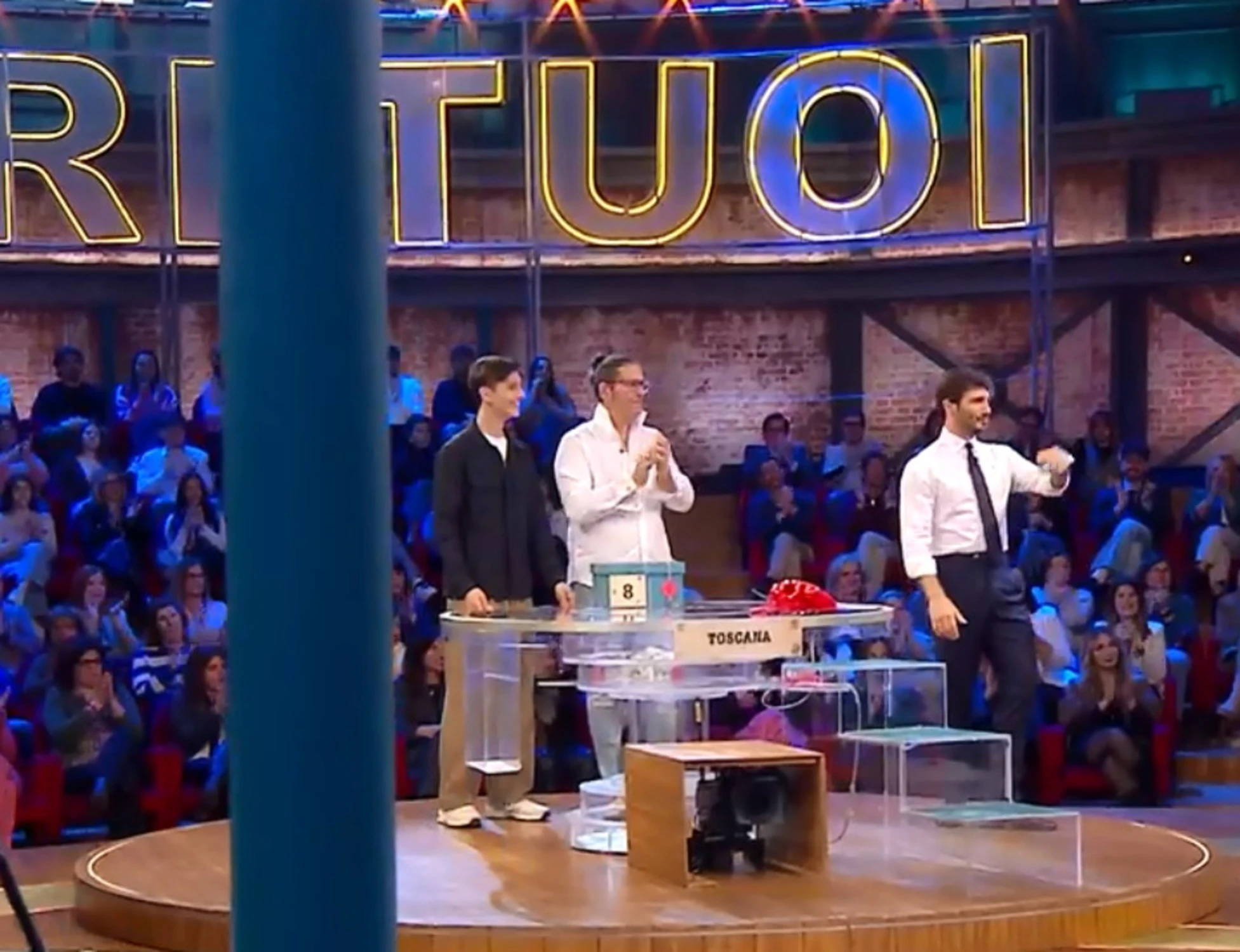 Affari Tuoi, "ma sei sicuro?": Herbert mette in difficoltà De Martino