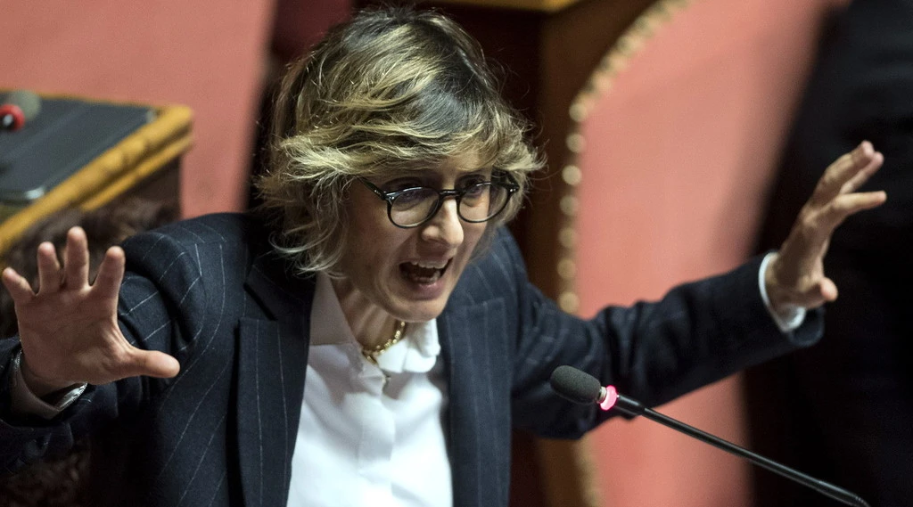Giulia Bongiorno contro Alfonso Bonafede: "Non si azzardi a promuovere un altro Svuotacarceri"