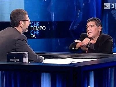 Maradona: ''Gesto? Non volevo offendere'' Equitalia: ''Verifiche su compensi per dvd''