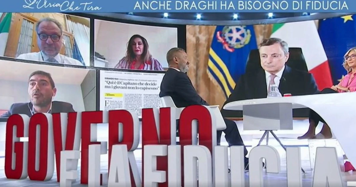 L'aria che tira, "Giorgia Meloni ha ragione, punto e a capo": il comunista Fratoianni sconvolge lo studio, occhio alle facce