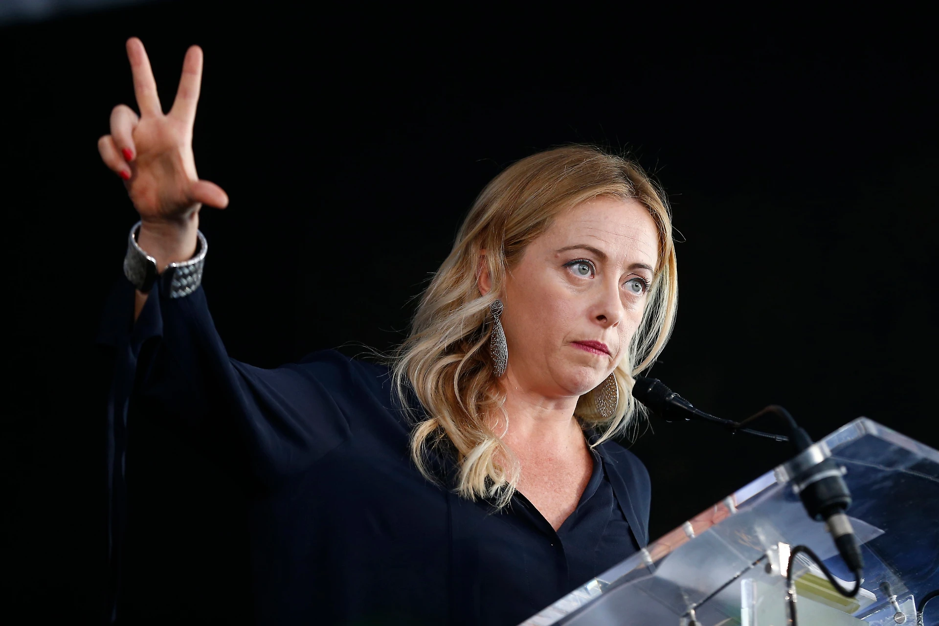 Giorgia Meloni e il video di Melania Trump nuda: "A chi va il mio disprezzo", Boldrini e Argento asfaltate