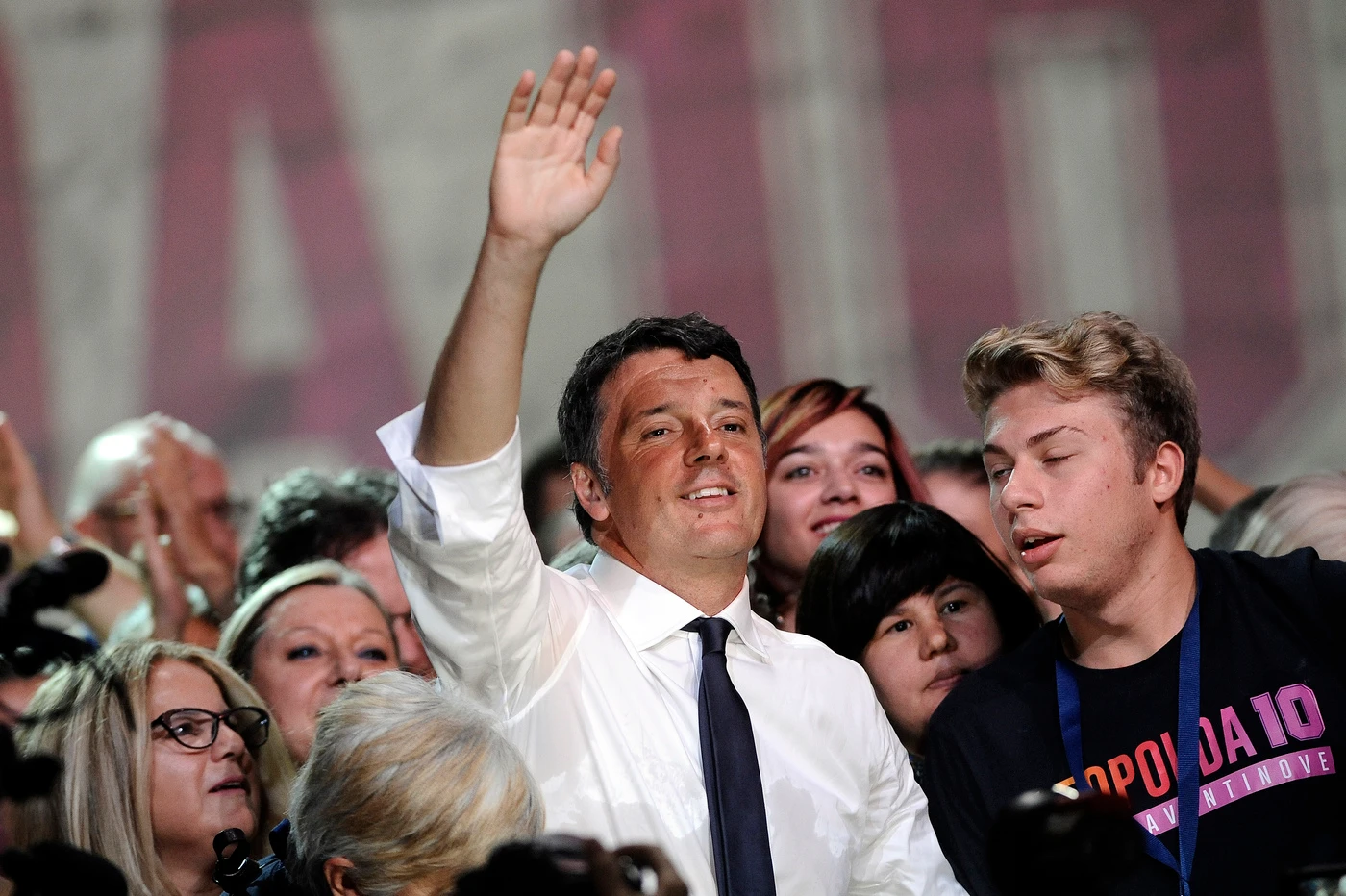 Sondaggio-Mentana, a galla ci resta solo Matteo Renzi: le cifre che tratteggiano il dramma del Pd