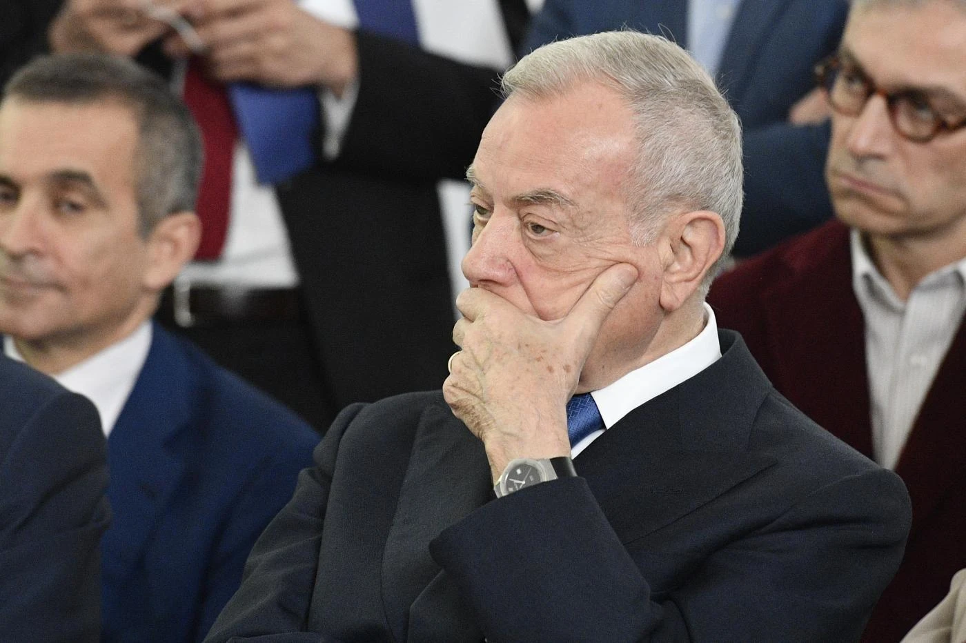 Silvio Berlusconi, Gianni Letta e la cautela sospetta: è l'unico dentro Forza Italia a dire no al voto subito