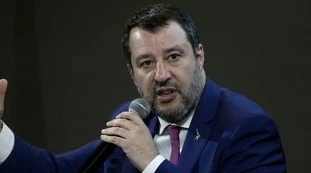 Sciopero, l'ira di Salvini: "Ideologico", chi inchioda con una frase