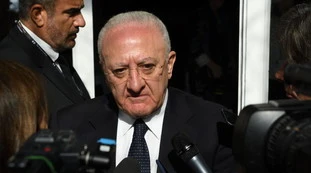 Vincenzo De Luca, il sondaggio Winpoll e la denuncia di Pionati: "Inattendibile, guardate chi l'ha commissionato"