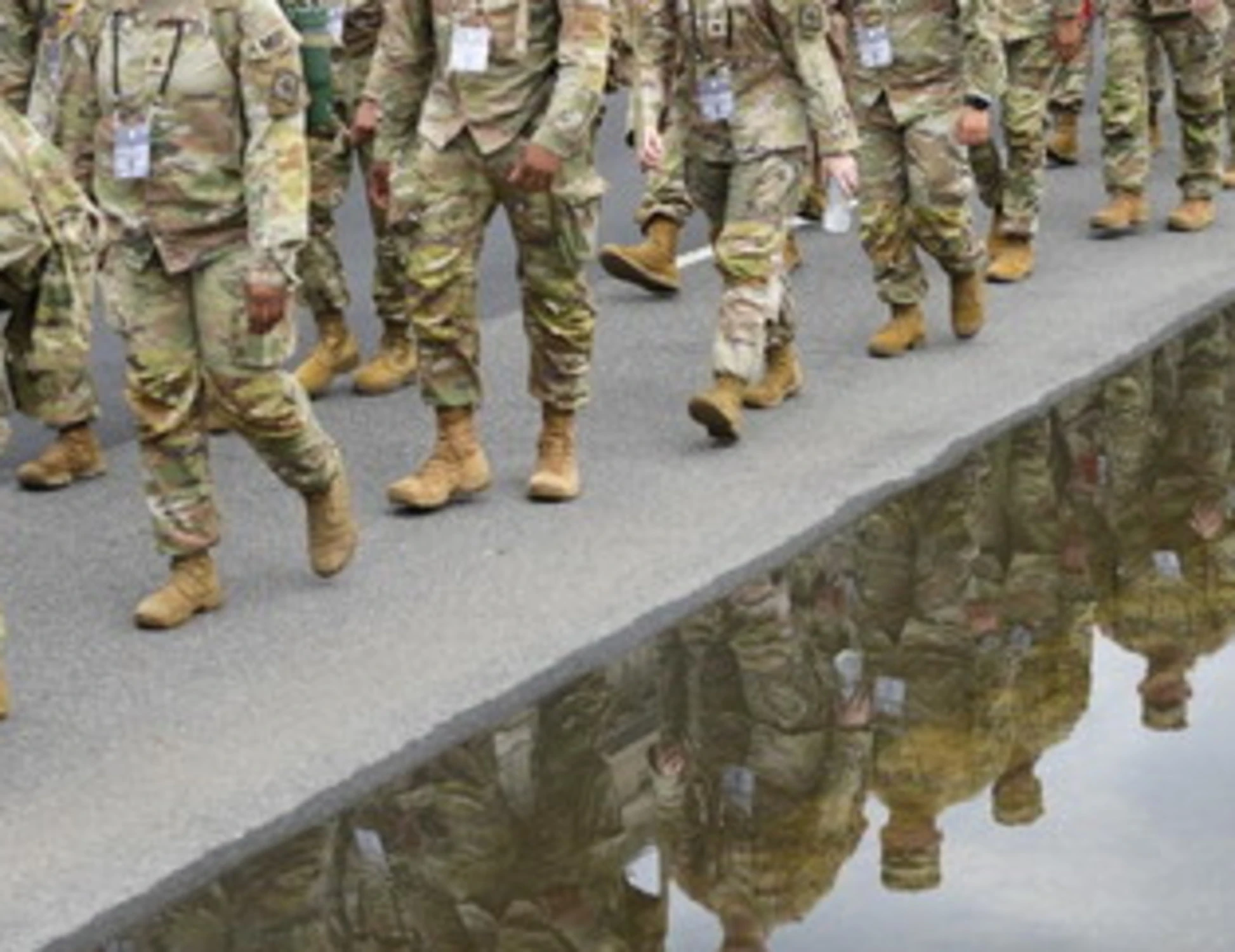Iran, la giornata di guerra. Usa "si preparano a operazioni di terra". Teheran: "Daremo fuoco alle truppe"