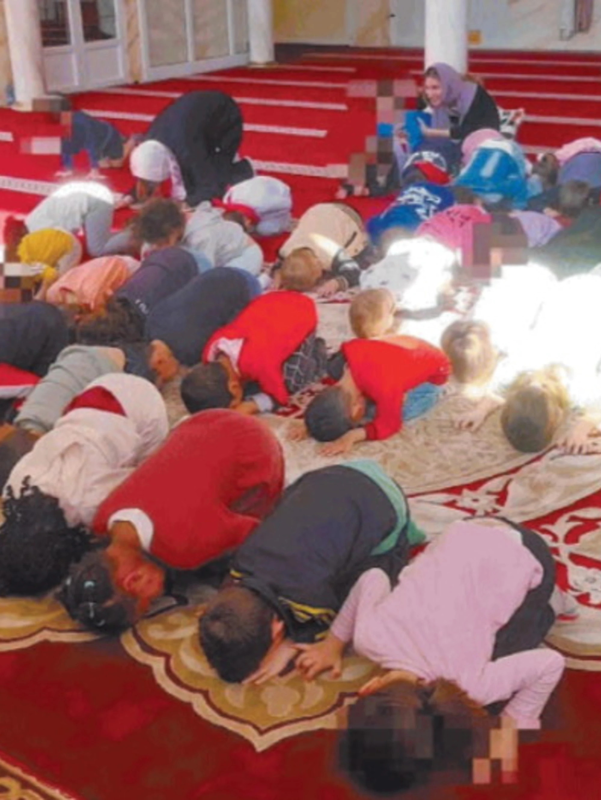 Veneto, la chiesa benedice i bimbi che pregano Allah