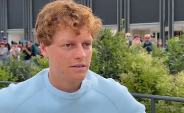 Jannik Sinner "appare" a Roma, si scatena il delirio: tensione alle stelle