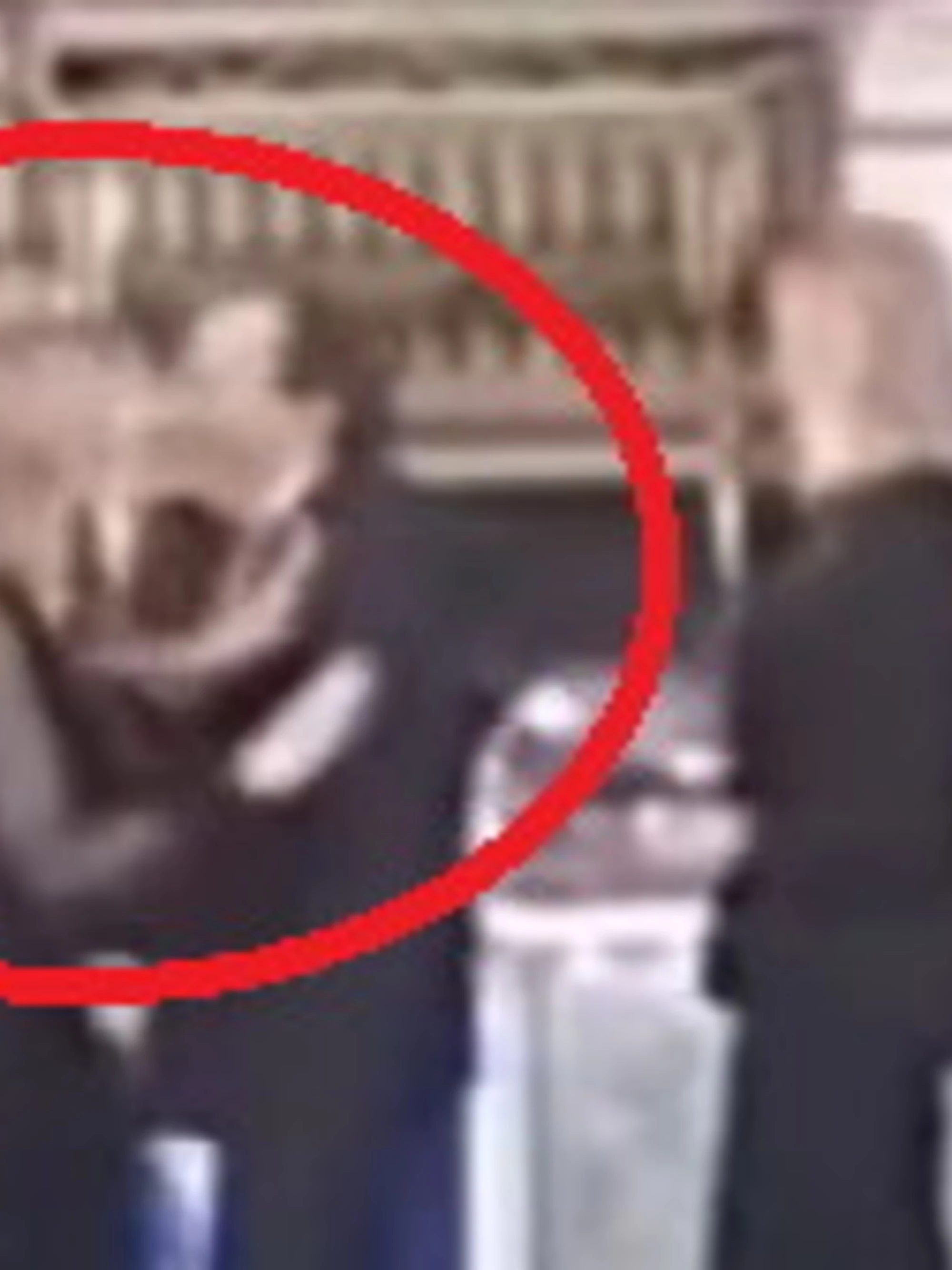 Che Tempo Che Fa, raptus di Giucas Casella: si alza e tira una manata a Lorella Cuccarini