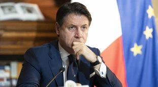 Giuseppe Conte "non più indispensabile". Pd e M5s, rumors sul perfetto "incidente parlamentare"