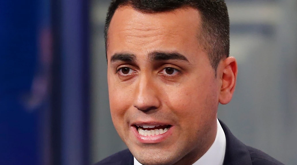 Luigi Di Maio, grottesca esultanza dopo il voto su Rousseau: "Non mi monto la testa, ma è record mondiale"