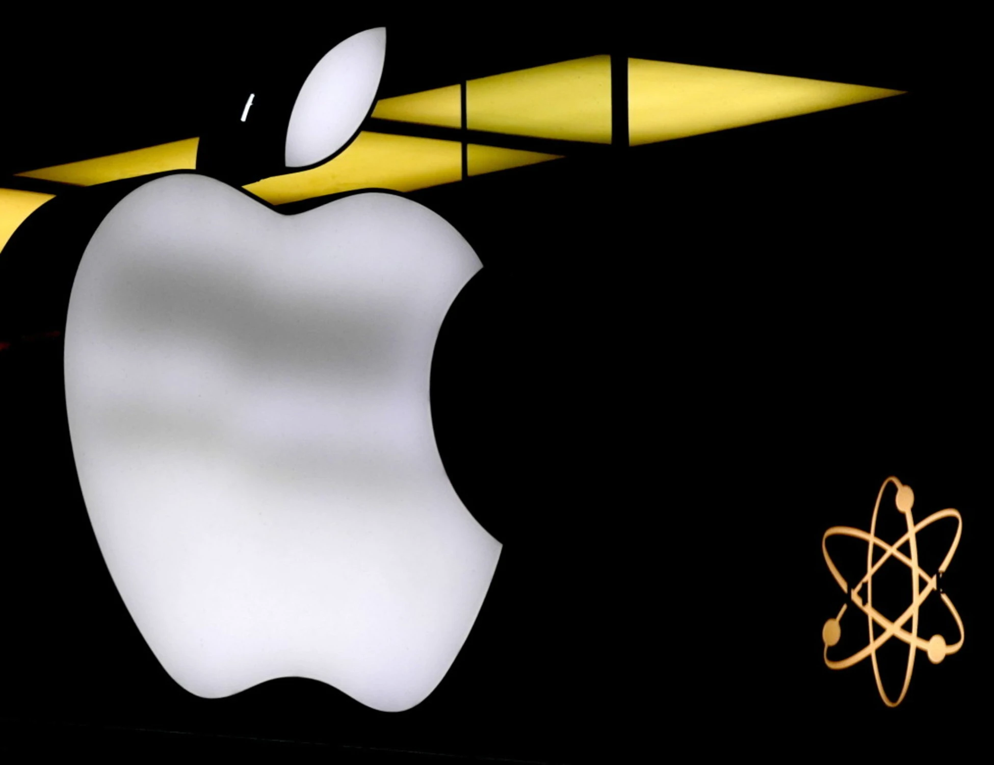 Piangiamo se le Big Tech non investono da noi poi le facciamo scappare soffocandole di regole