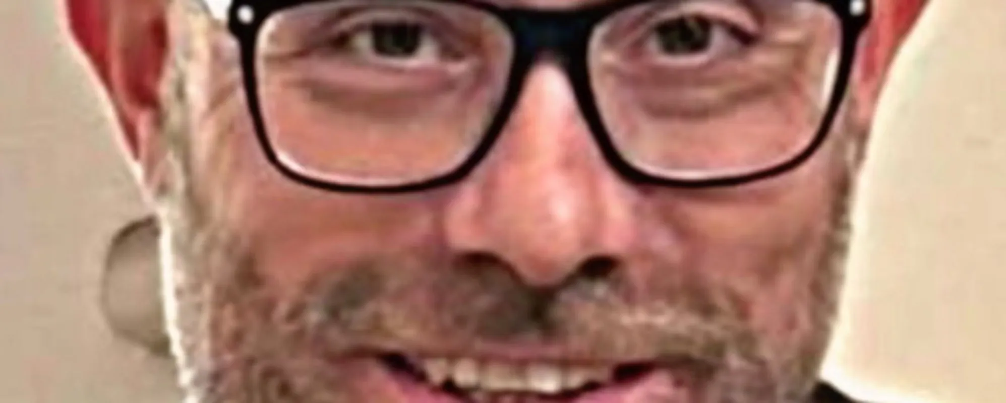 Insulta i colleghi, poi si pente: toga rossa in retromarcia