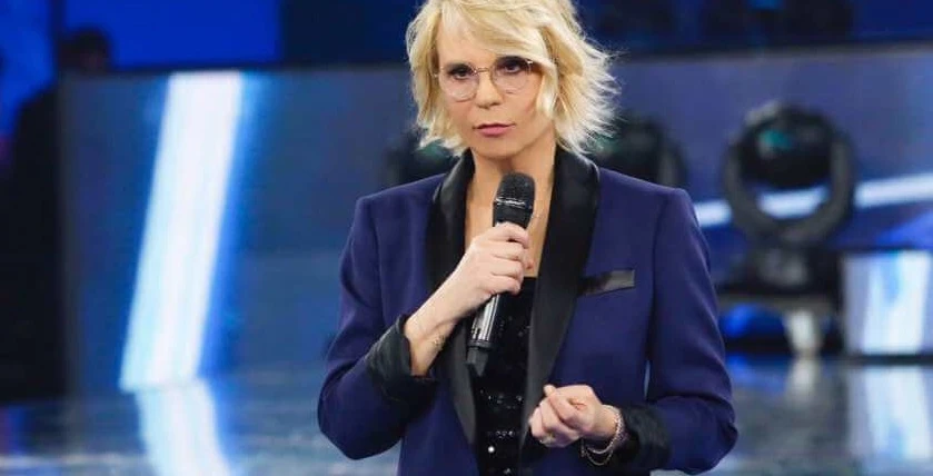 Amici, sfida tra titani: non solo John Travolta, Maria De Filippi chiama altri due big. Chi sono