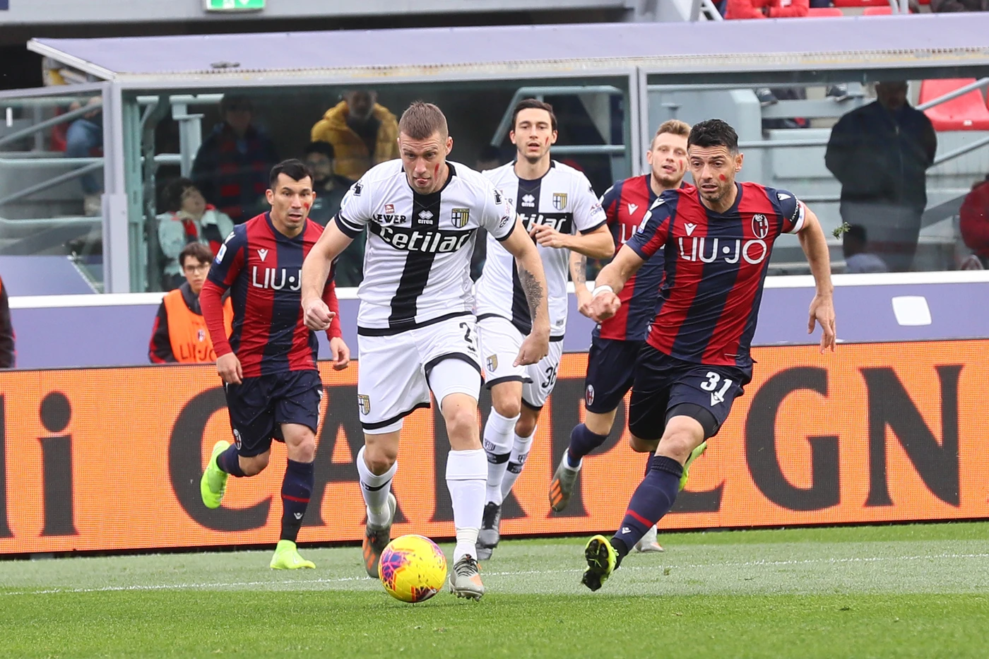 Pareggio all'ultimo respiro, tra Bologna e Parma è 2-2: Kulusevski incanta ancora