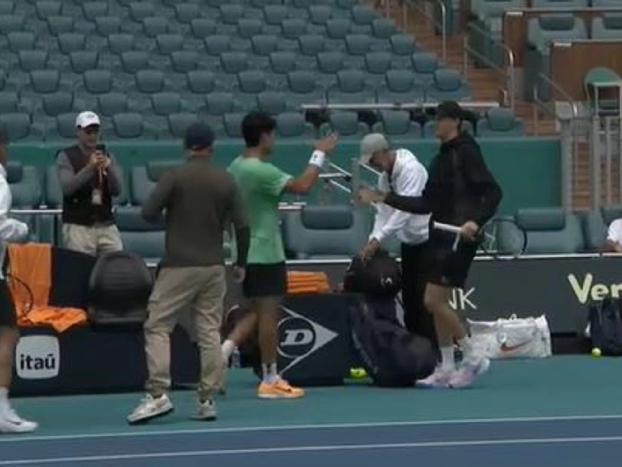 Jannik Sinner e Carlos Alcaraz si incontrano a Miami? La reazione è clamorosa