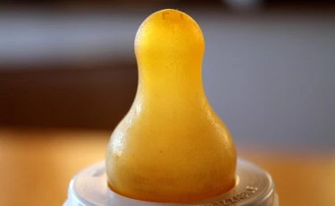 Bakterijo, ki je povzročila smrt novorojenčkov v Bolzanu, so našli v dozirnikih za milo