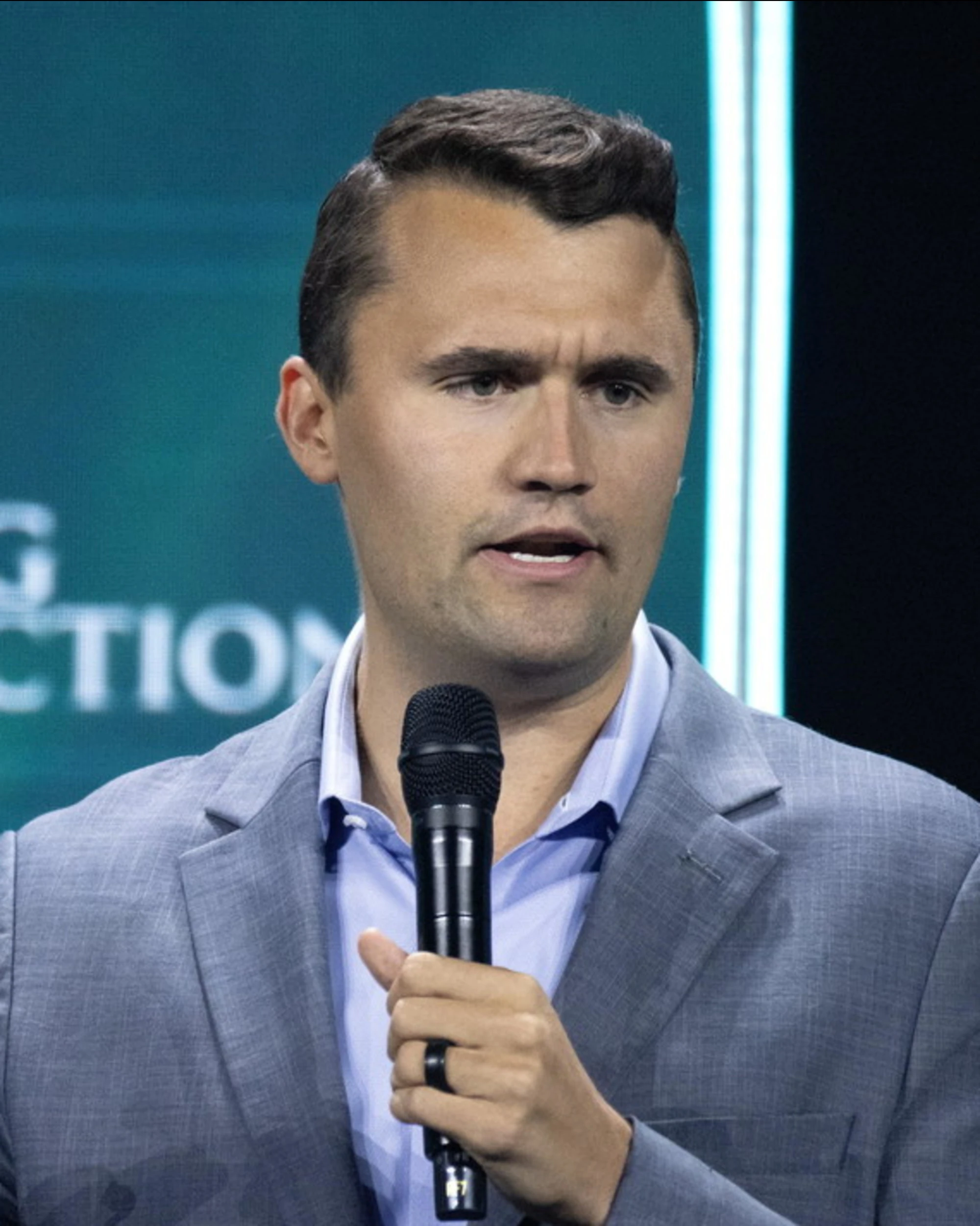 Europarlamento, sfregio a Charlie Kirk: esplode la rivolta, caos in Aula