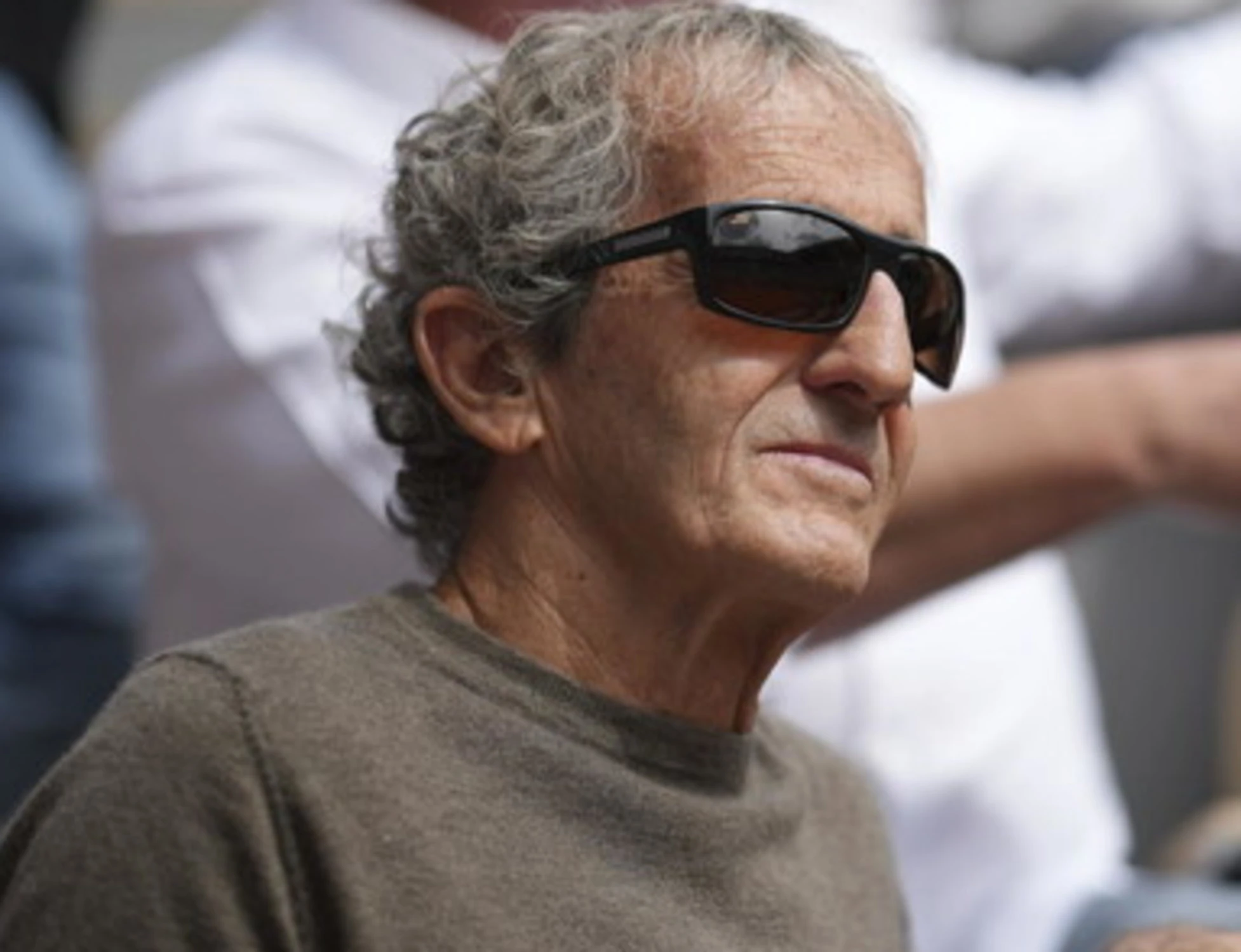 Alain Prost rapinato in casa e colpito alla testa: un sospetto drammatico
