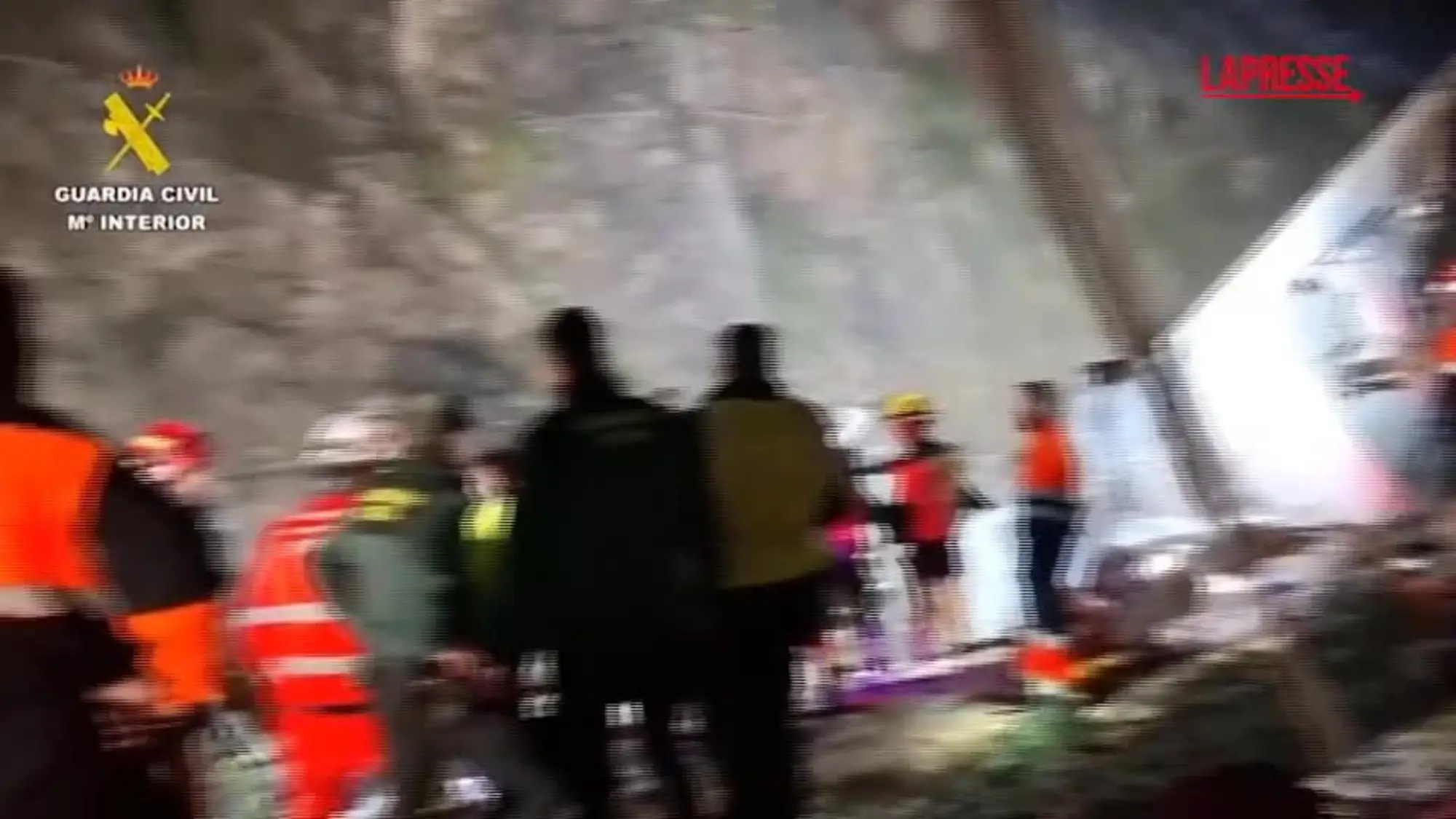 Spagna, treni deragliano in Andalusia: i soccorsi tra i rottami dei convogli