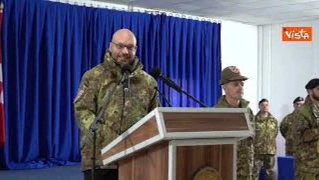 Lorenzo Fontana visita militari italiani in Kosovo per Natale: Questo è tempo di riscoperta valori