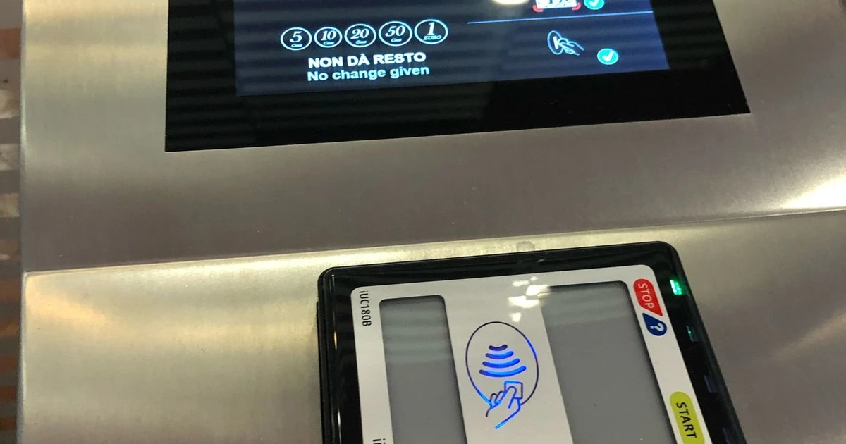 Firenze, lo smacco delle ferrovie: vuoi andare al bagno? Solo carta contactless o monete contate