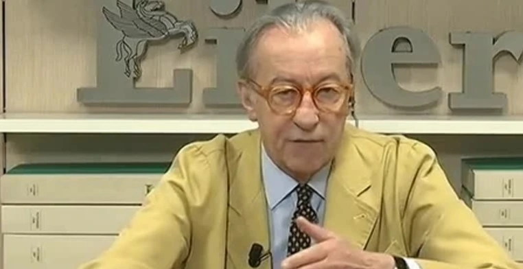 Vittorio Feltri con Luca Zaia: "Mangiano cani e topi vivi, roba fresca che non fa molto bene"