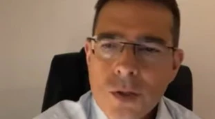 Macron sul baratro, &quot;come si dice in fancese? Sogno un pagina così&quot;